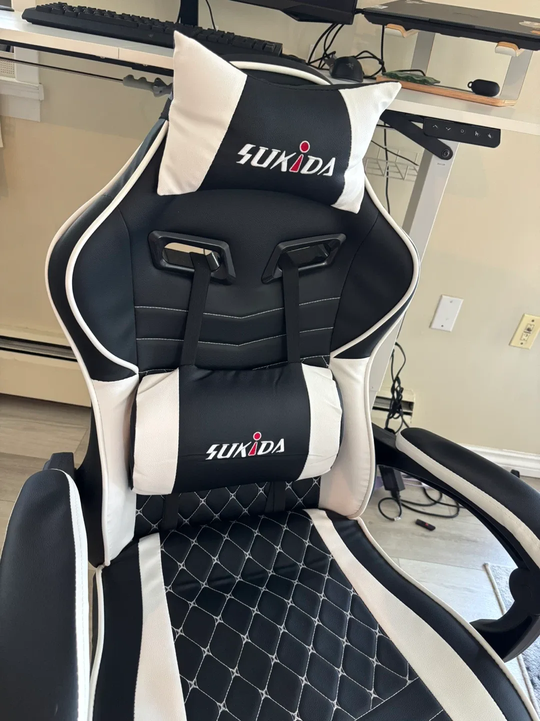 Gaming Chair – Barely Used w/ Footrest image indicator(5)