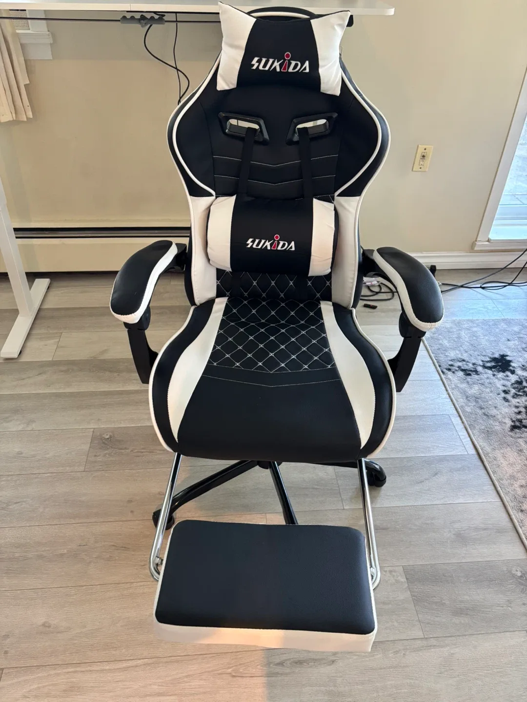 Gaming Chair – Barely Used w/ Footrest image indicator(4)