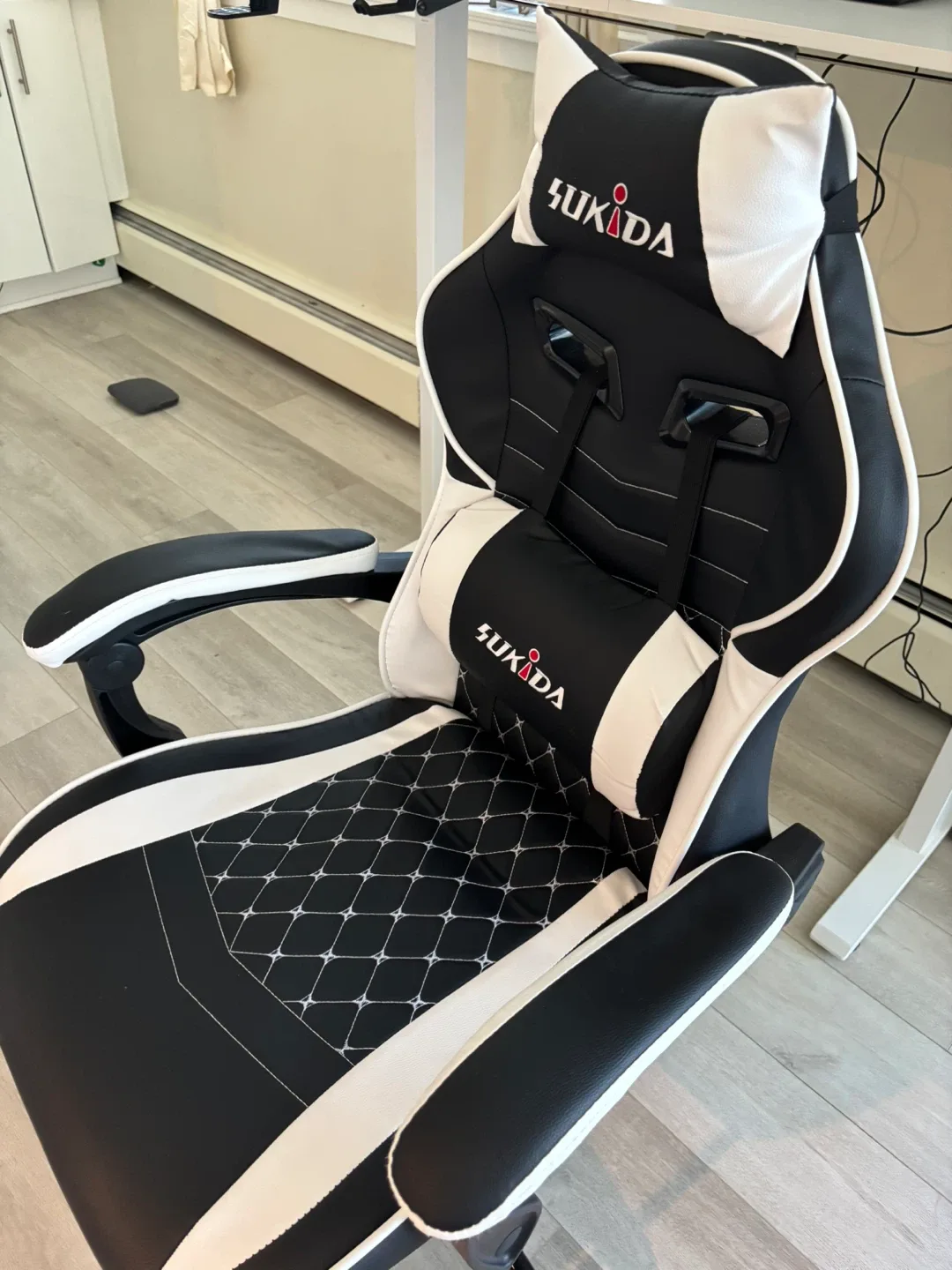 Gaming Chair – Barely Used w/ Footrest image indicator(2)