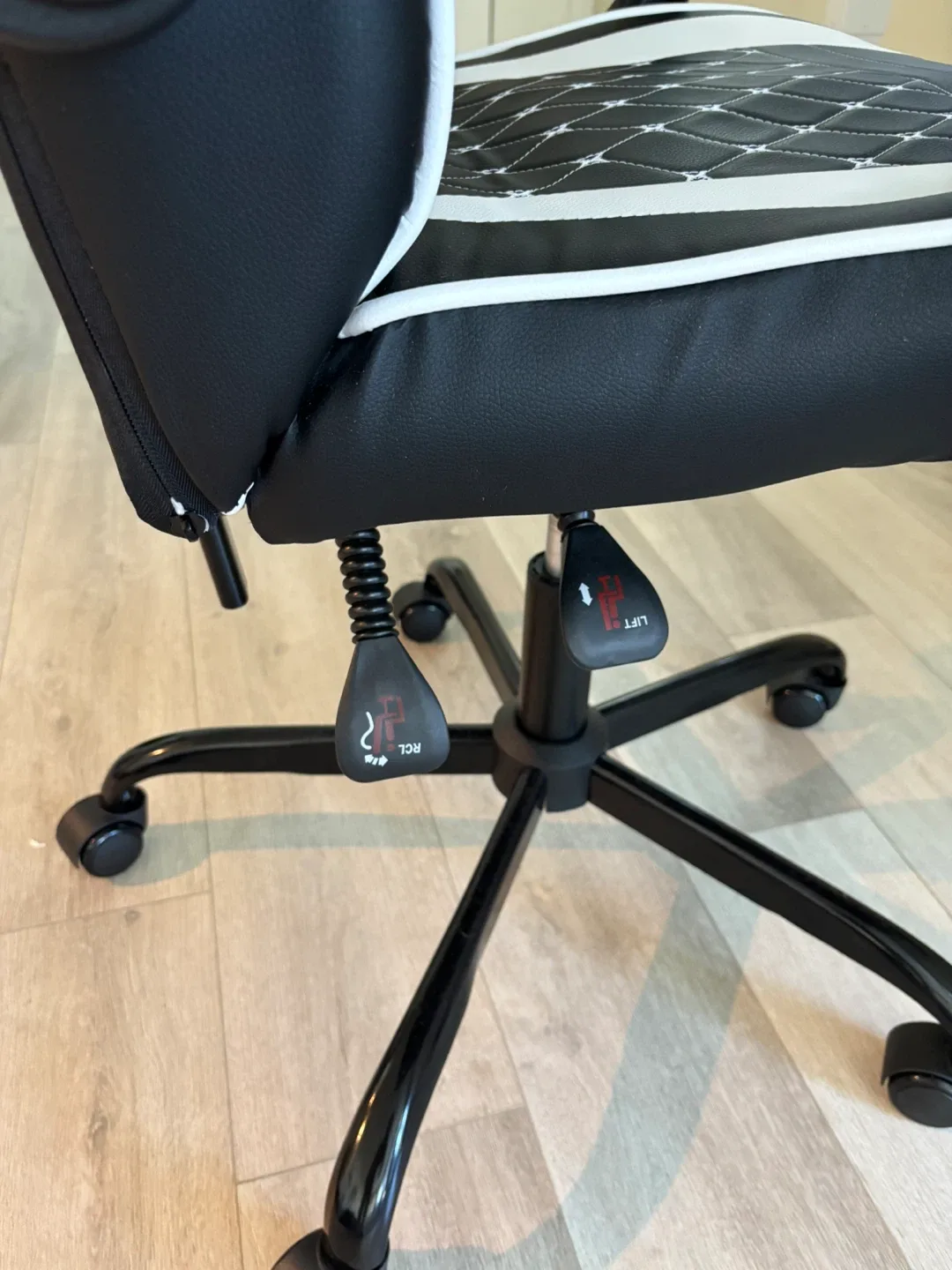 Gaming Chair – Barely Used w/ Footrest image indicator(7)