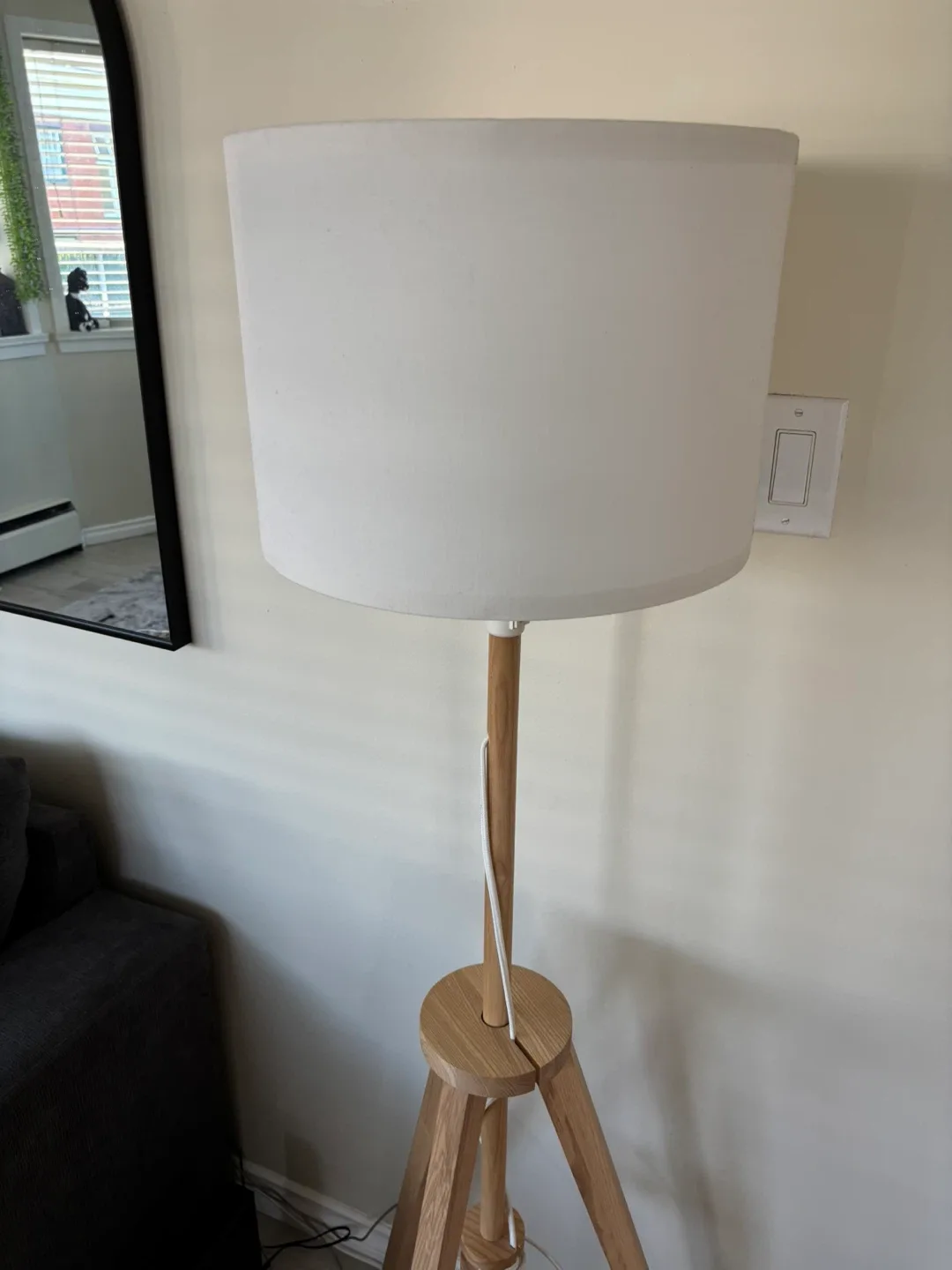 IKEA Floor Lamp – Used, Good Condition image indicator(3)