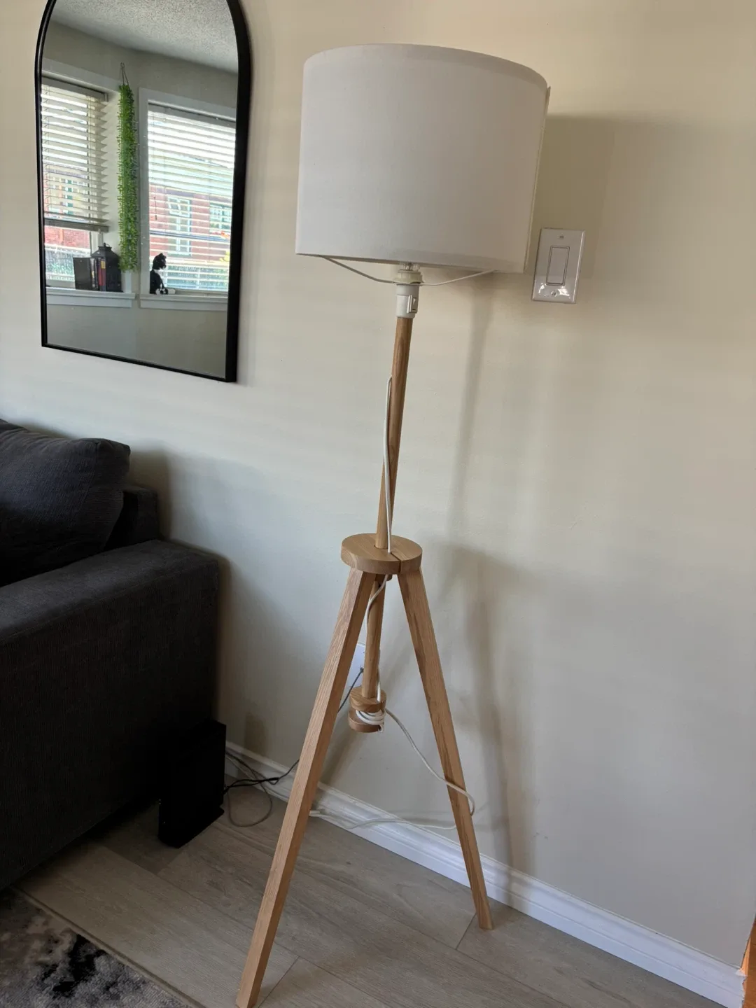 IKEA Floor Lamp – Used, Good Condition image indicator(5)