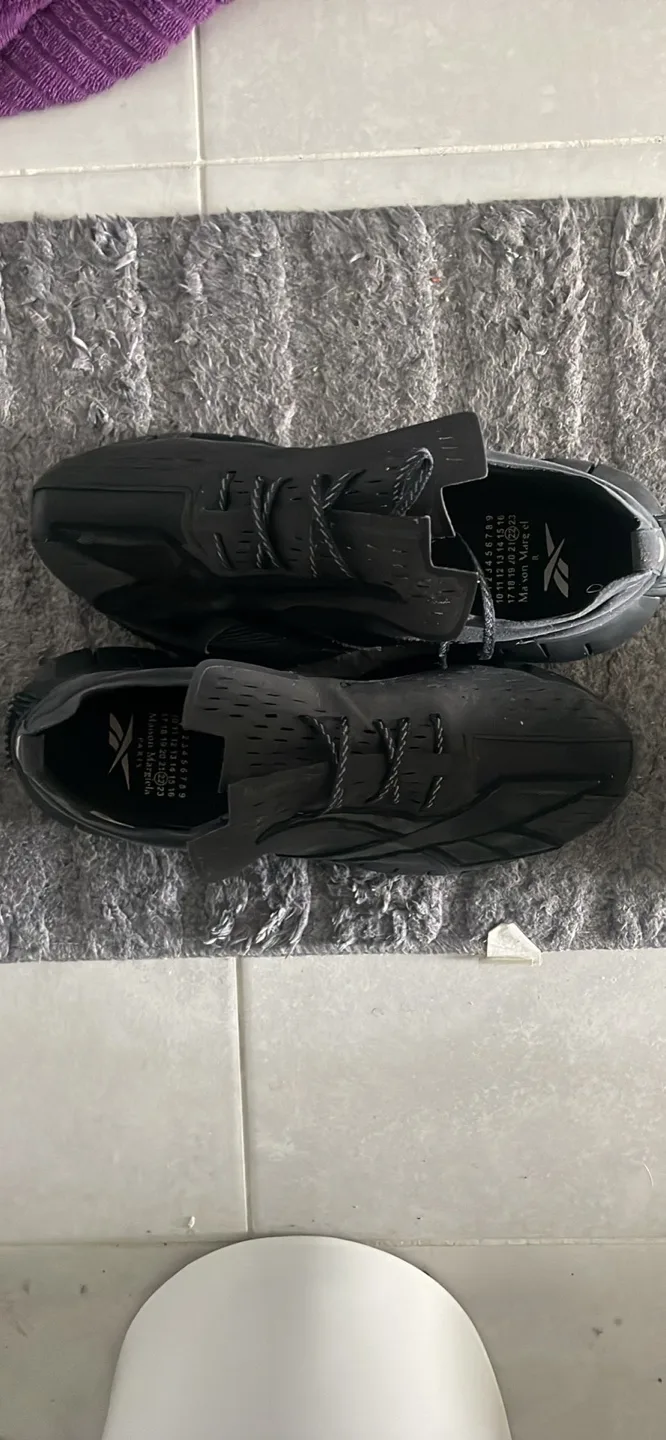 Maison Margiela x Reebok Black Sneakers Size 12 thumbnail