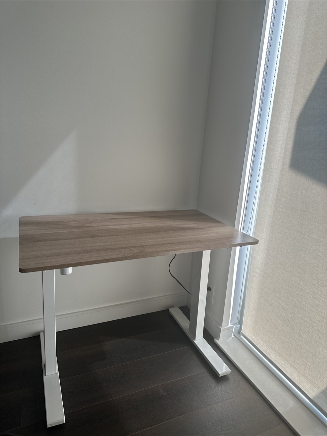 Height adjustable office desk