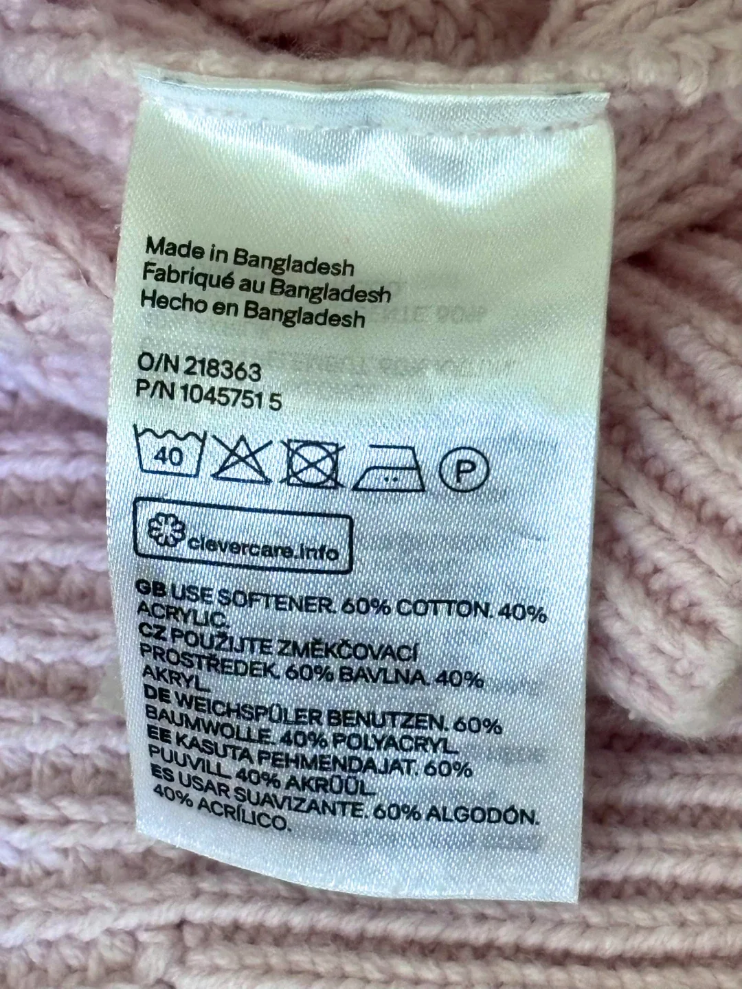 H&M Oversized Pink Knit Cardigan image indicator(2)