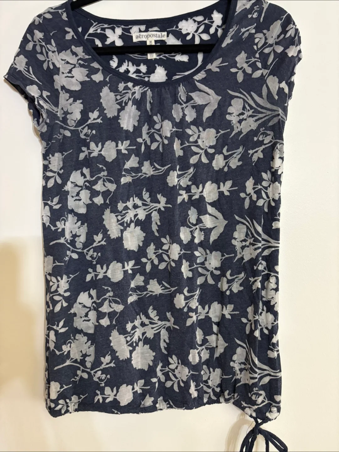 Aeropostale Floral Print Top - M thumbnail