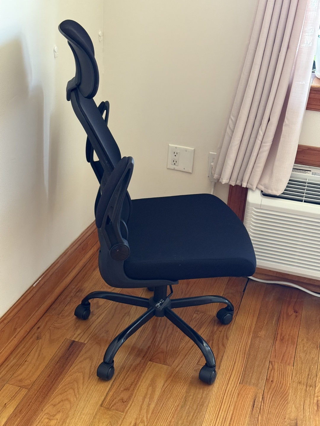 Black Office Chair - photo 4