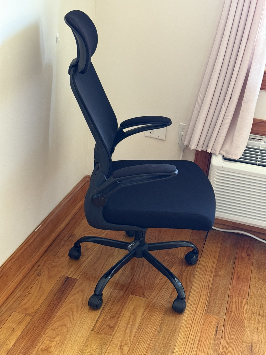 Black Office Chair - photo 2