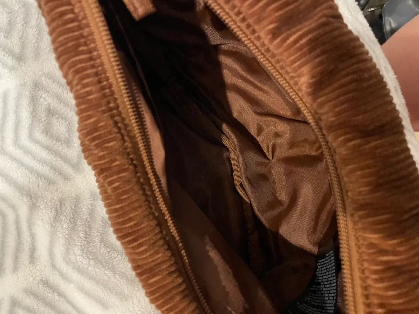 Moving Sale: Round Shoulder Bag (Corduroy) image indicator(2)