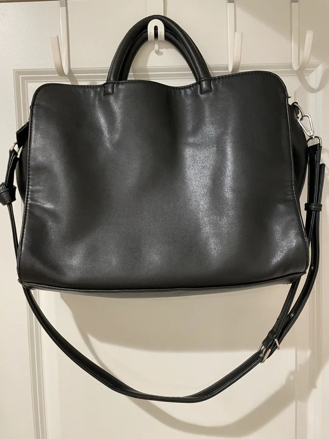 Moving Sale: Matt and Nat Vegan Satchel - Loom image indicator(2)