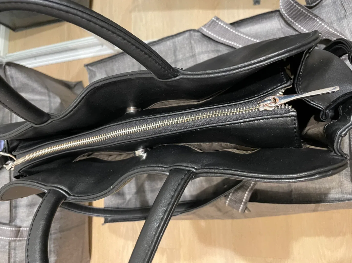 Moving Sale: Matt and Nat Vegan Satchel - Loom image indicator(4)