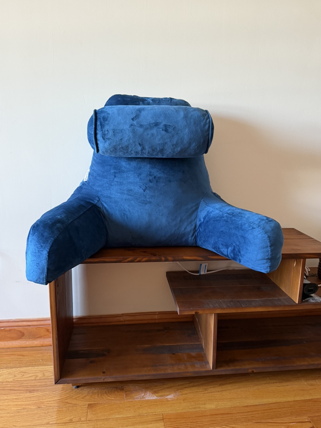 Blue Bed Rest Pillow with Armrests - photo 4