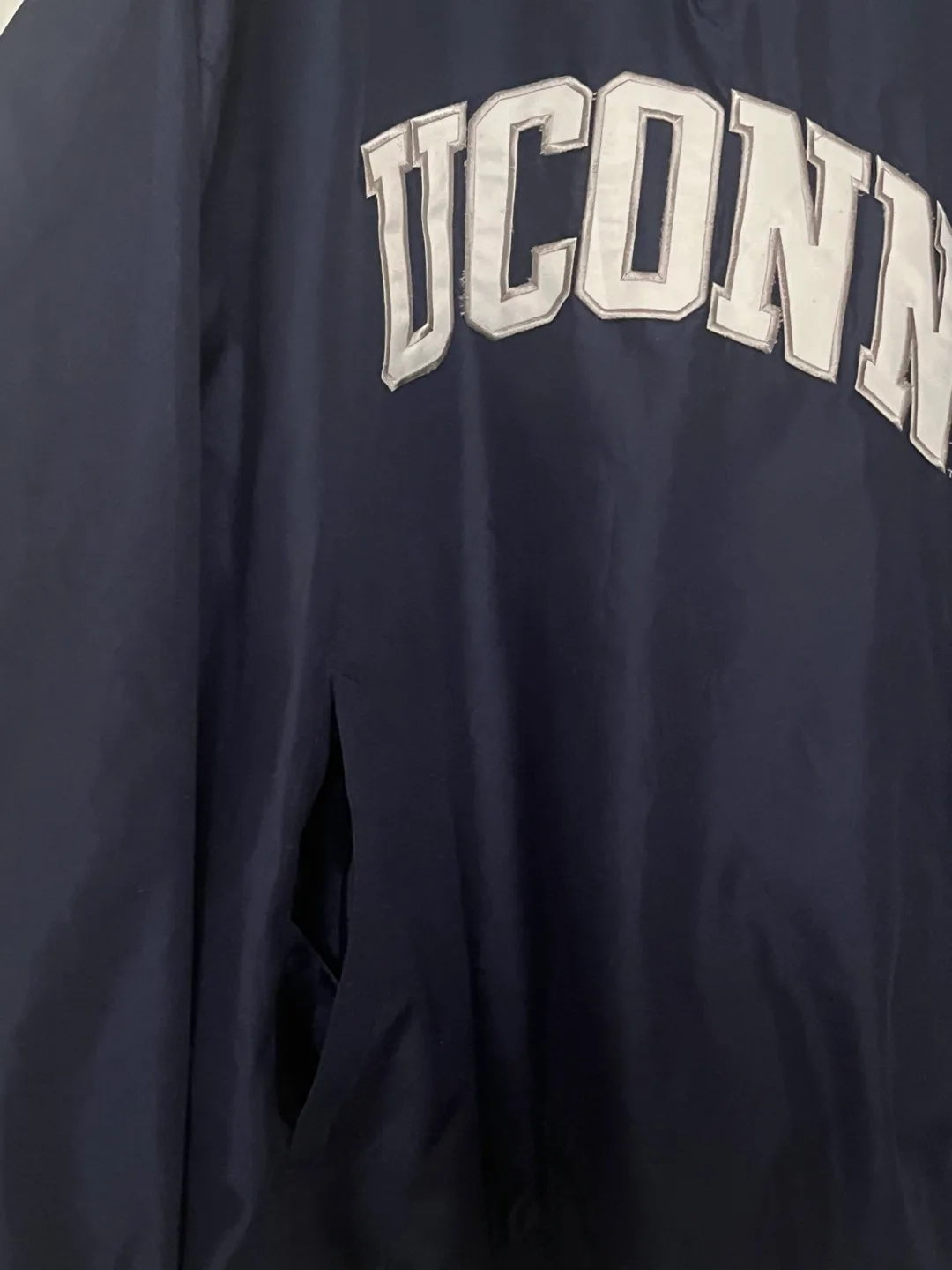 Vintage Pro Player UConn Pullover Jacket • Men’s Size Large image indicator(4)