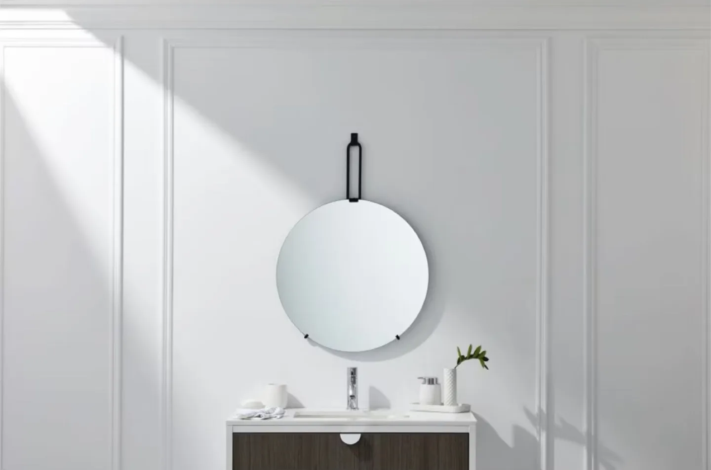 GlucksteinElements 24-inch Frameless Round Mirror thumbnail