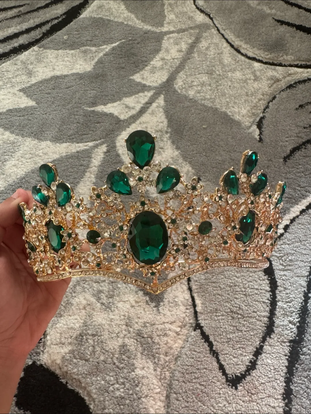 Emerald Green Gemstone Crown thumbnail