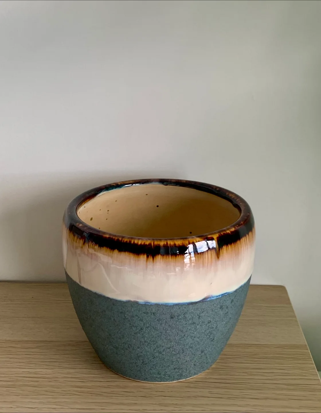 Glazing Multi-Tone Handmade Ceramic Planter image indicator(2)