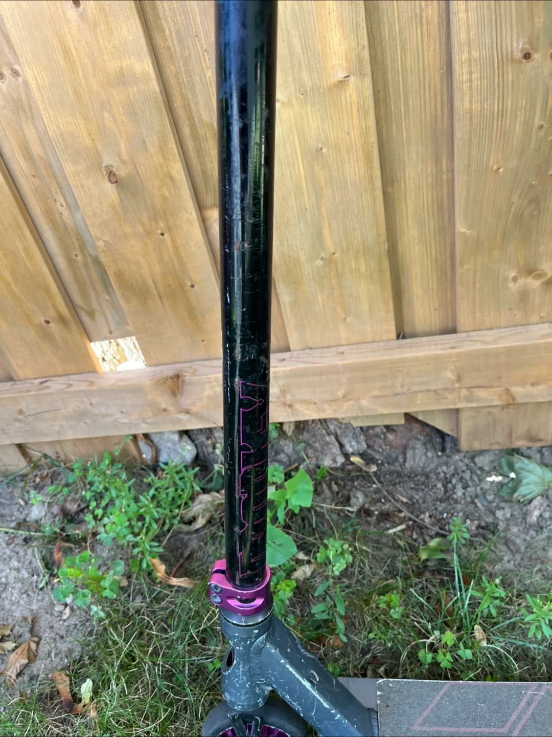 MDI Stunt Scooter - Black & Purple image indicator(2)