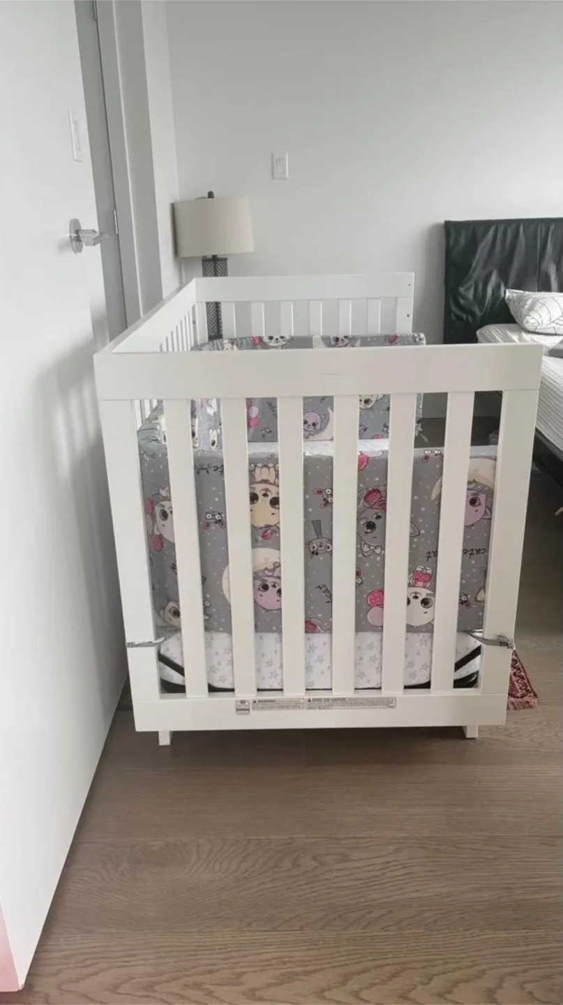 IKEA Baby crib & changing table image indicator(3)