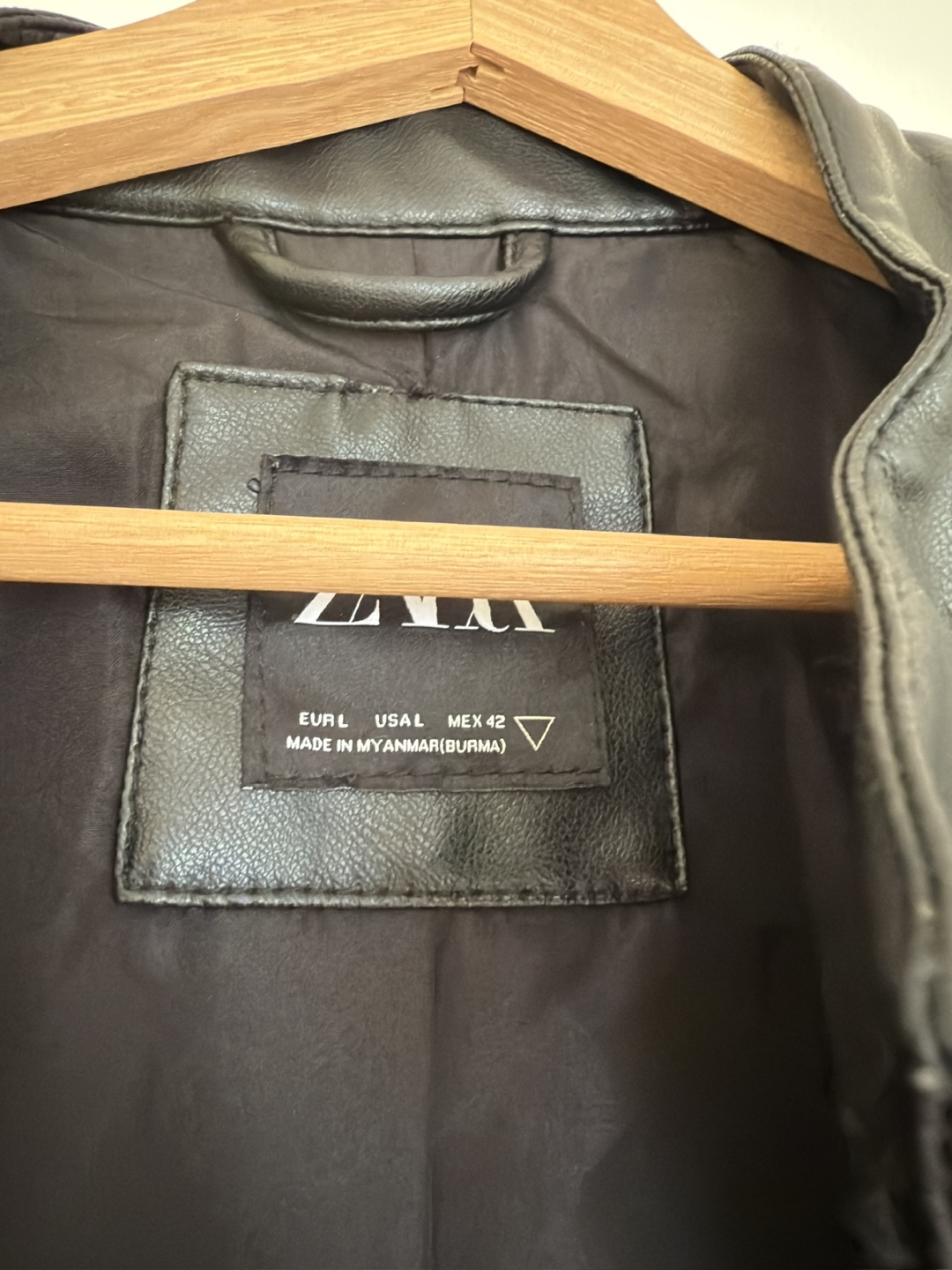 Zara Faux Leather Jacket - Size L - photo 4