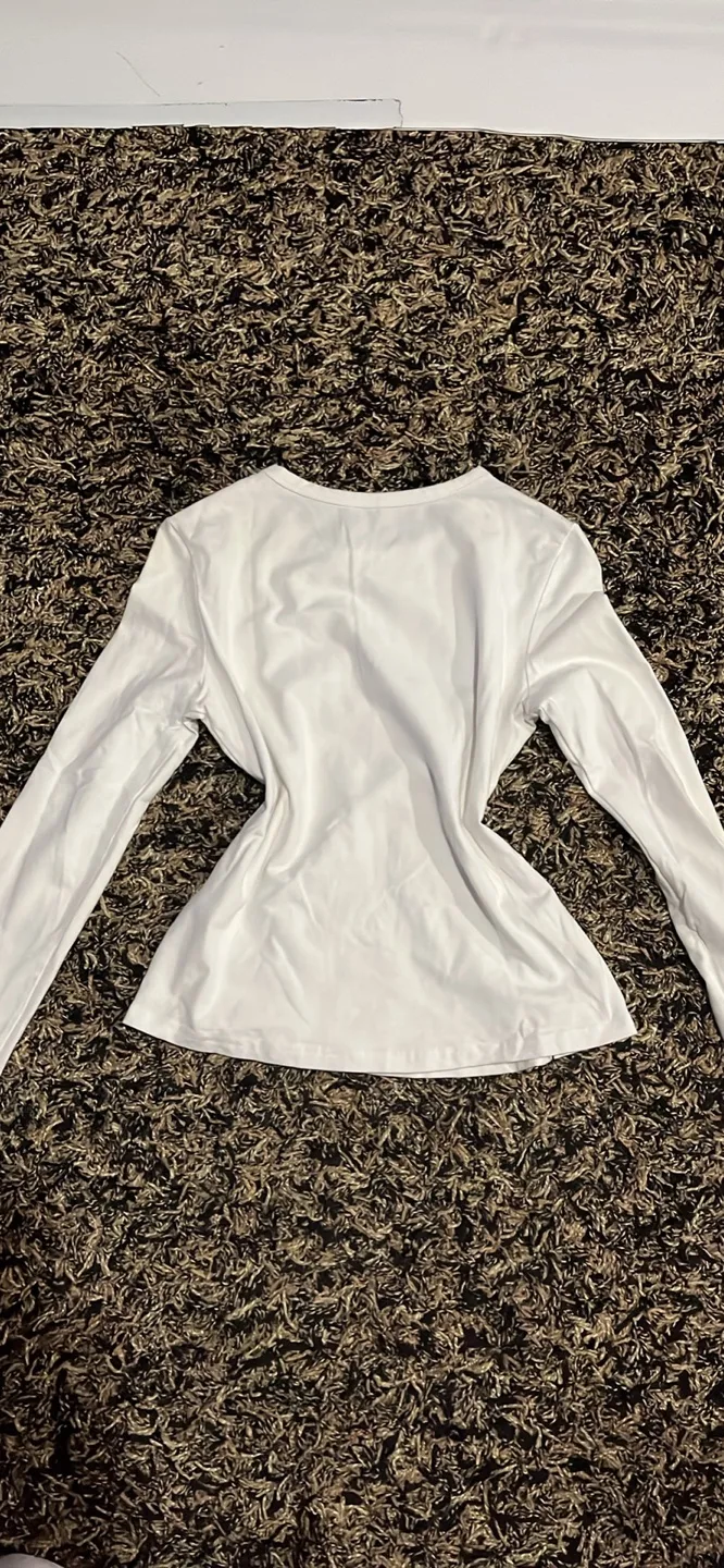 Shein White Long Sleeve Top - Size XS image indicator(3)