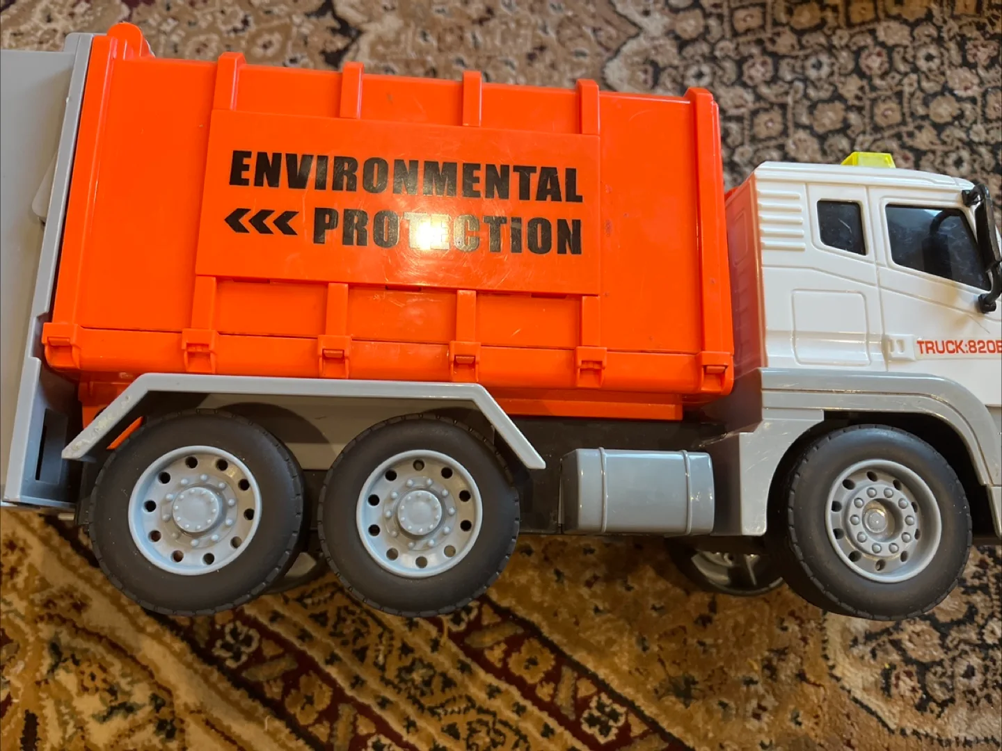 Environmental Protection Garbage Truck thumbnail