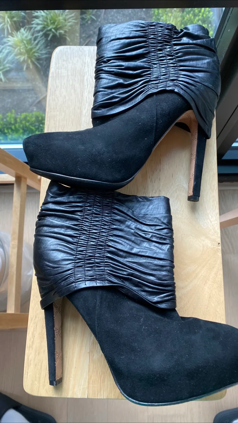 L.A.M.B. Black Leather & Suede Ankle Boots - Size 8M image indicator(4)