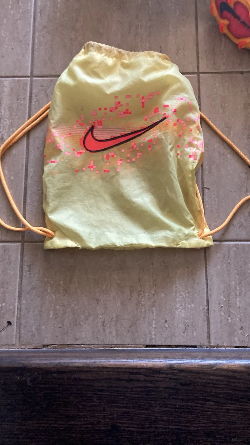 Nike mercurial superfluous air zoom mbappe elite cleats image indicator(4)