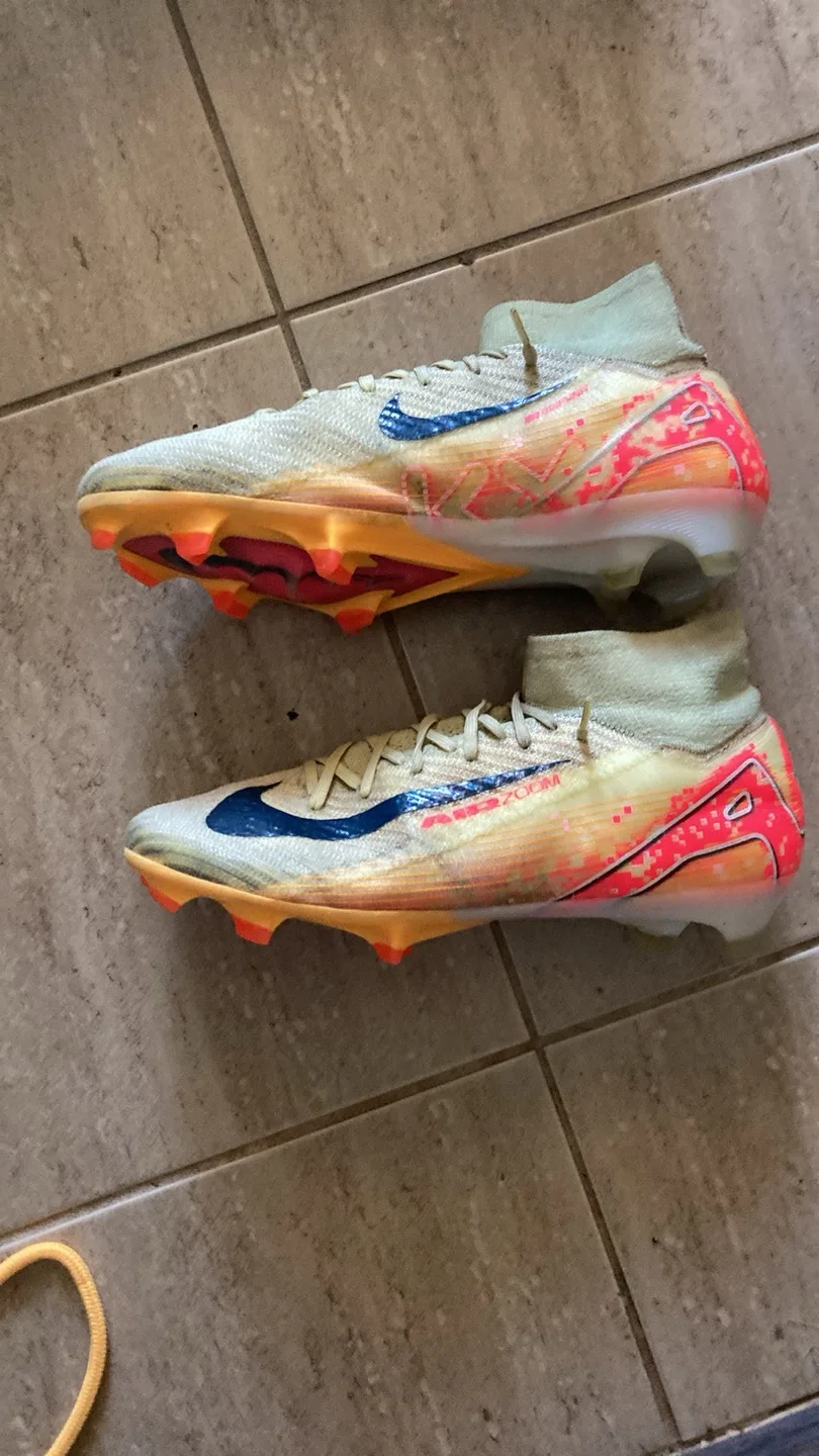 Nike mercurial superfluous air zoom mbappe elite cleats image indicator(3)