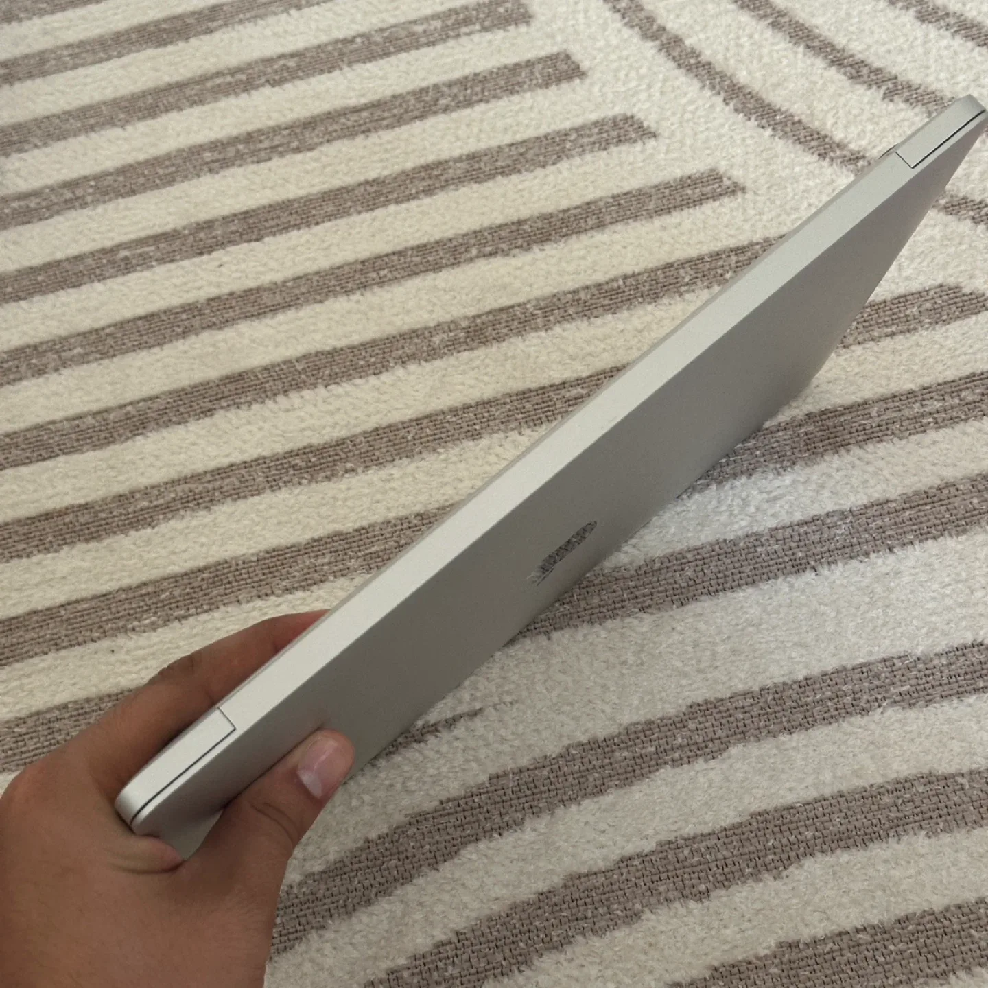 Apple MacBook Air - 2020 - 13 inches - M1 16/256 GB - Silver image indicator(6)