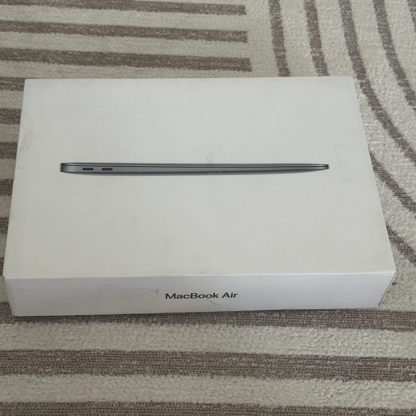 Apple MacBook Air - 2020 - 13 inches - M1 16/256 GB - Silver - photo 2