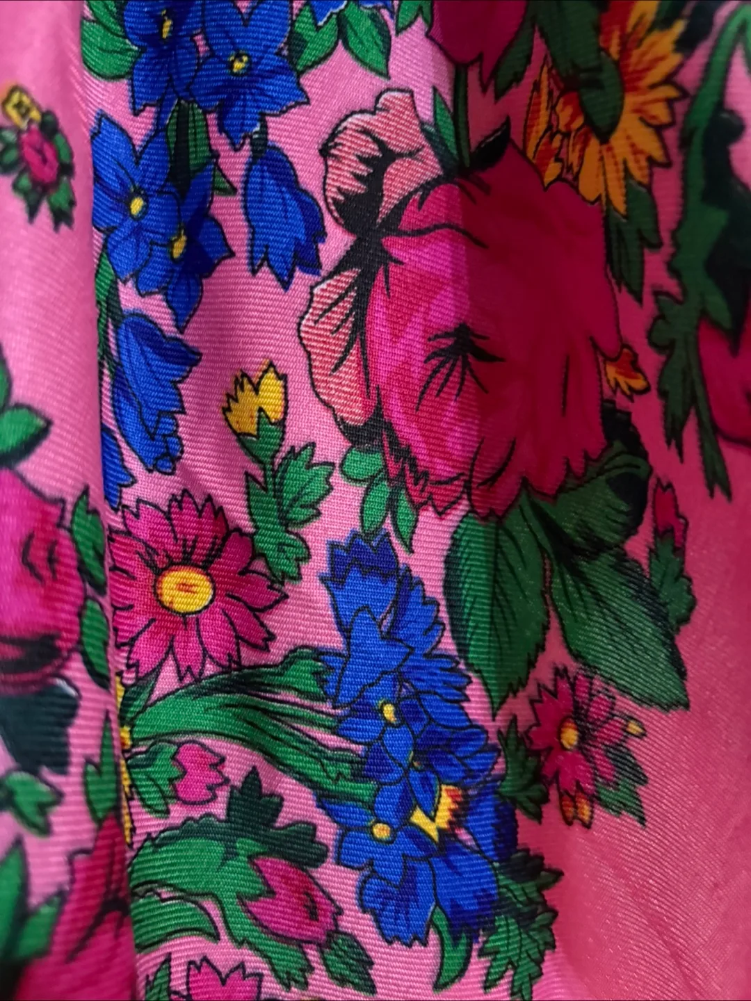 Pink Floral Scarf with Gold Trim image indicator(5)