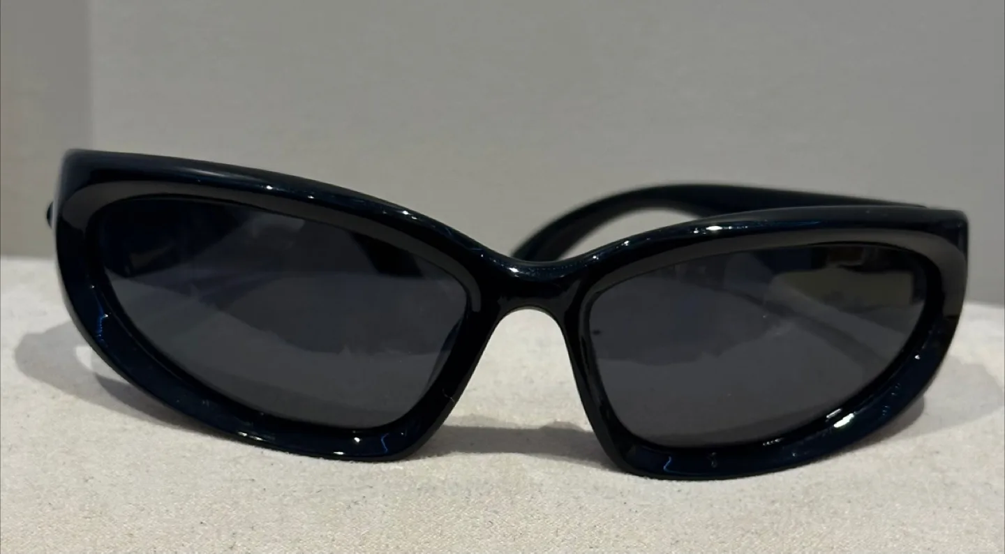 Balenciaga Black Sunglasses image indicator(6)