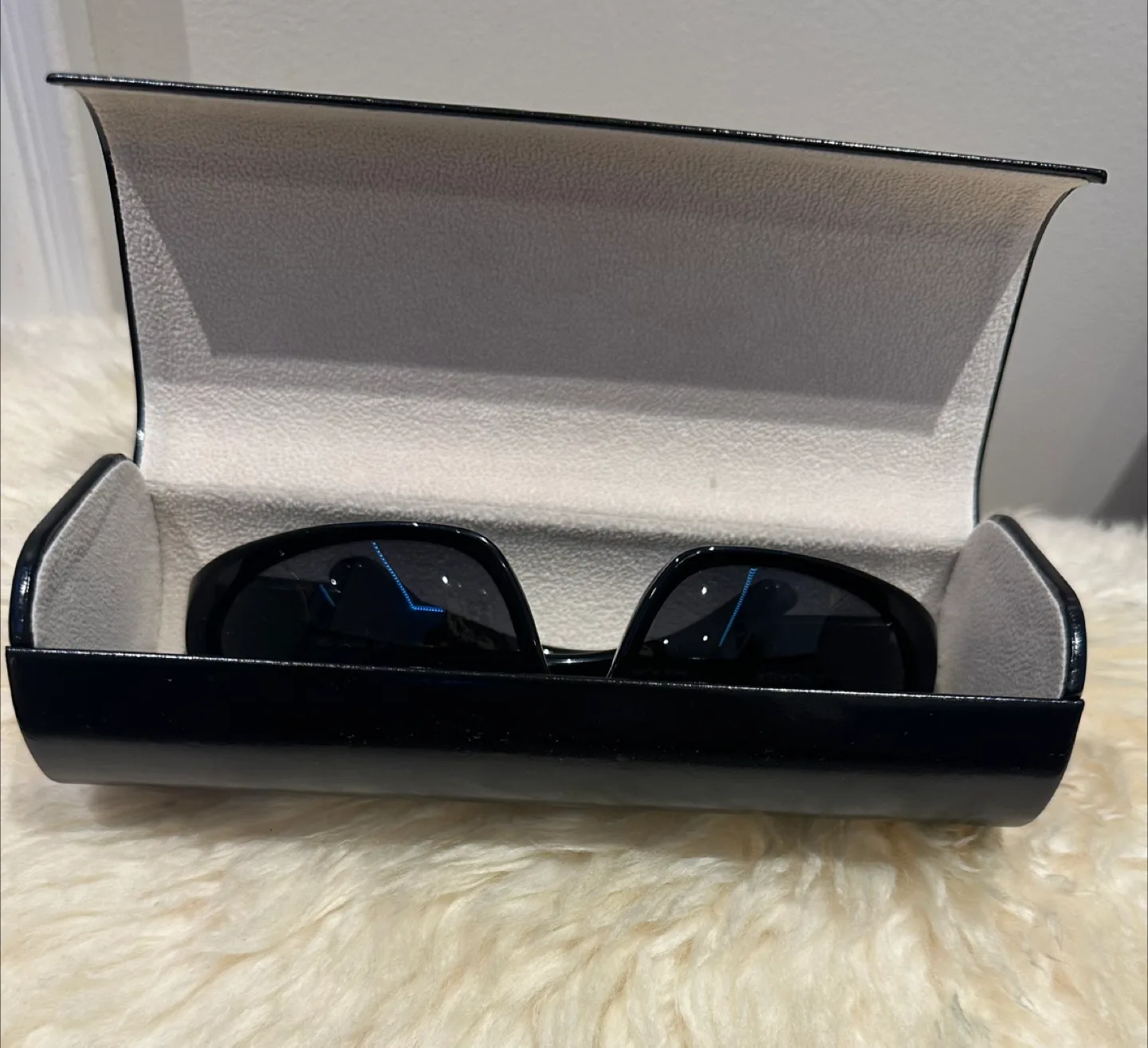 Balenciaga Black Sunglasses image indicator(8)