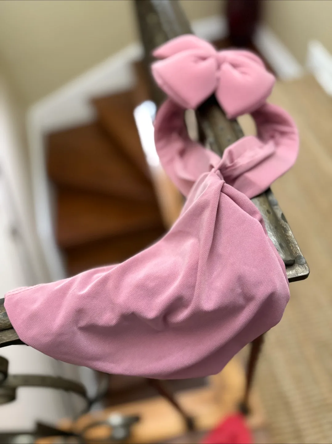 Pink Beanie Headband with Bow image indicator(3)