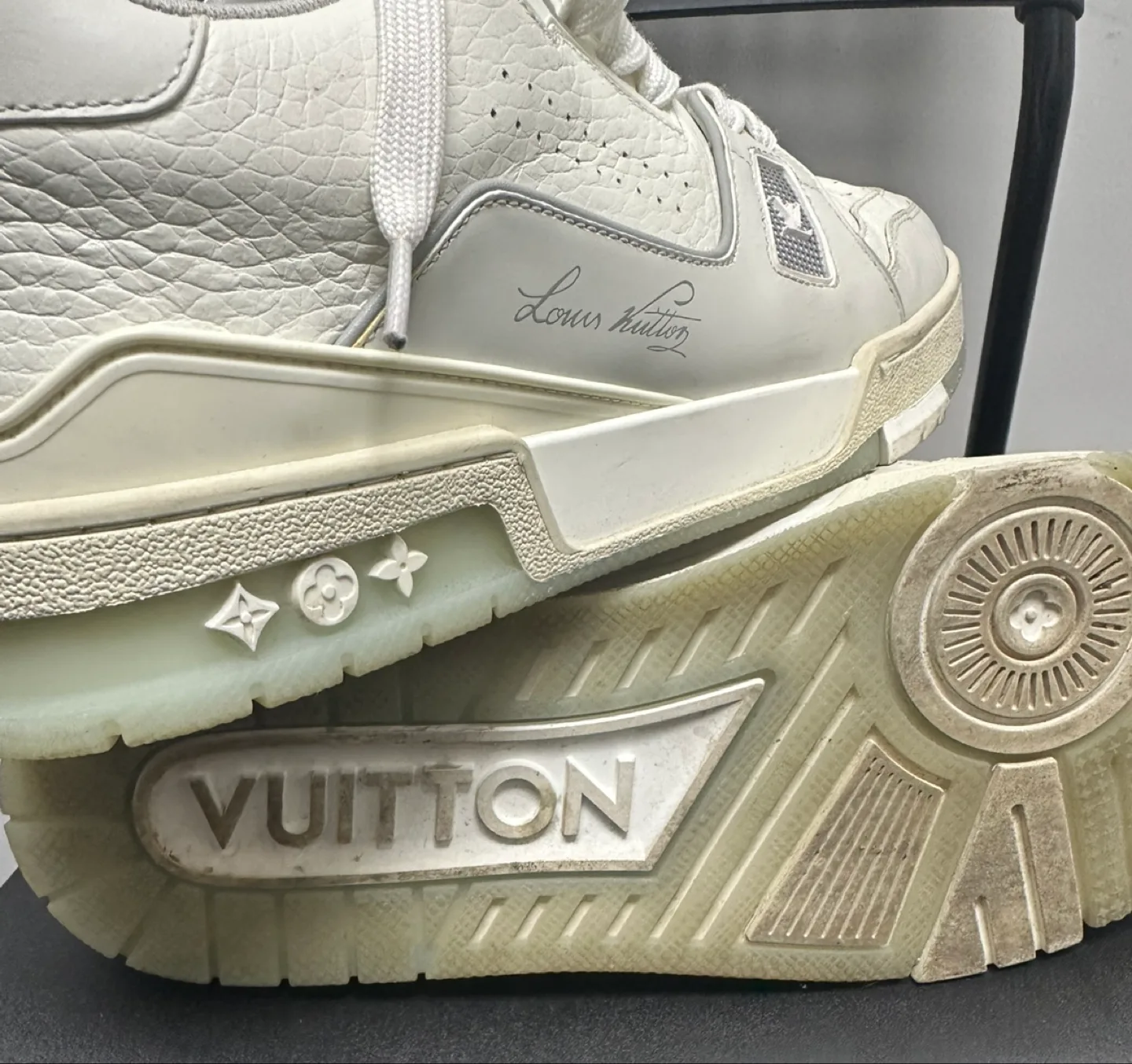 Louis Vuitton White Leather Sneakers Size 54 image indicator(4)