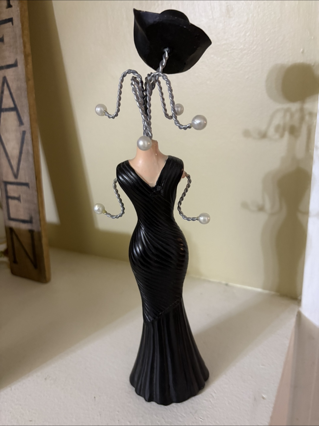 Vintage Jewelry Figurine with Hat - photo 3