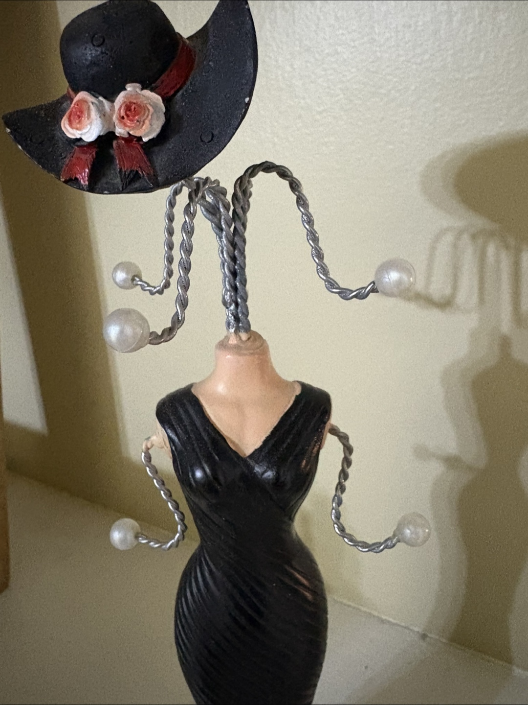 Vintage Jewelry Figurine with Hat - photo 2