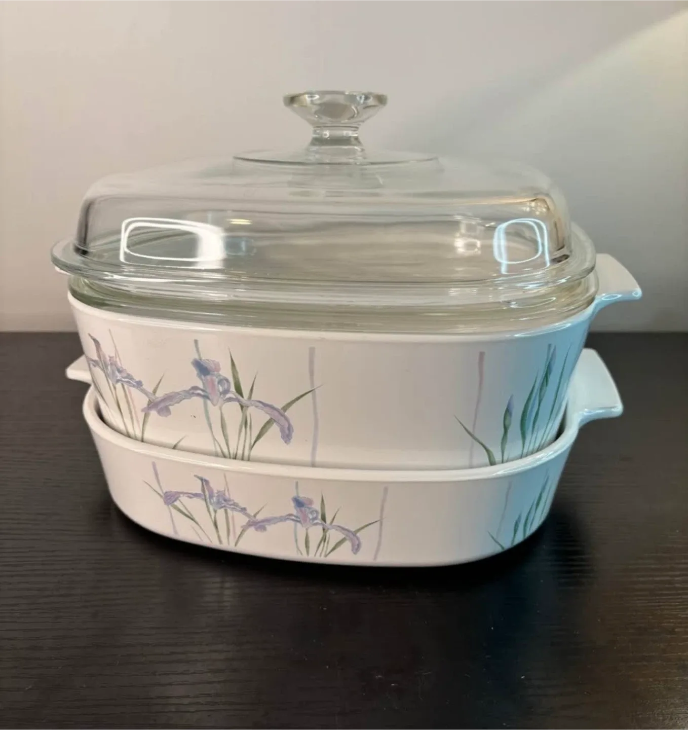 Pyrex Casserole Dishes with Iris Design image indicator(3)