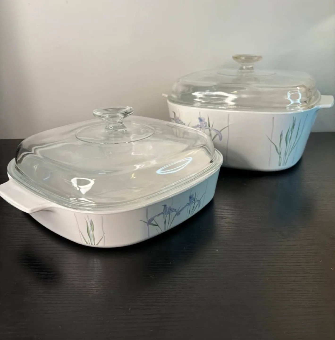 Pyrex Casserole Dishes with Iris Design image indicator(2)