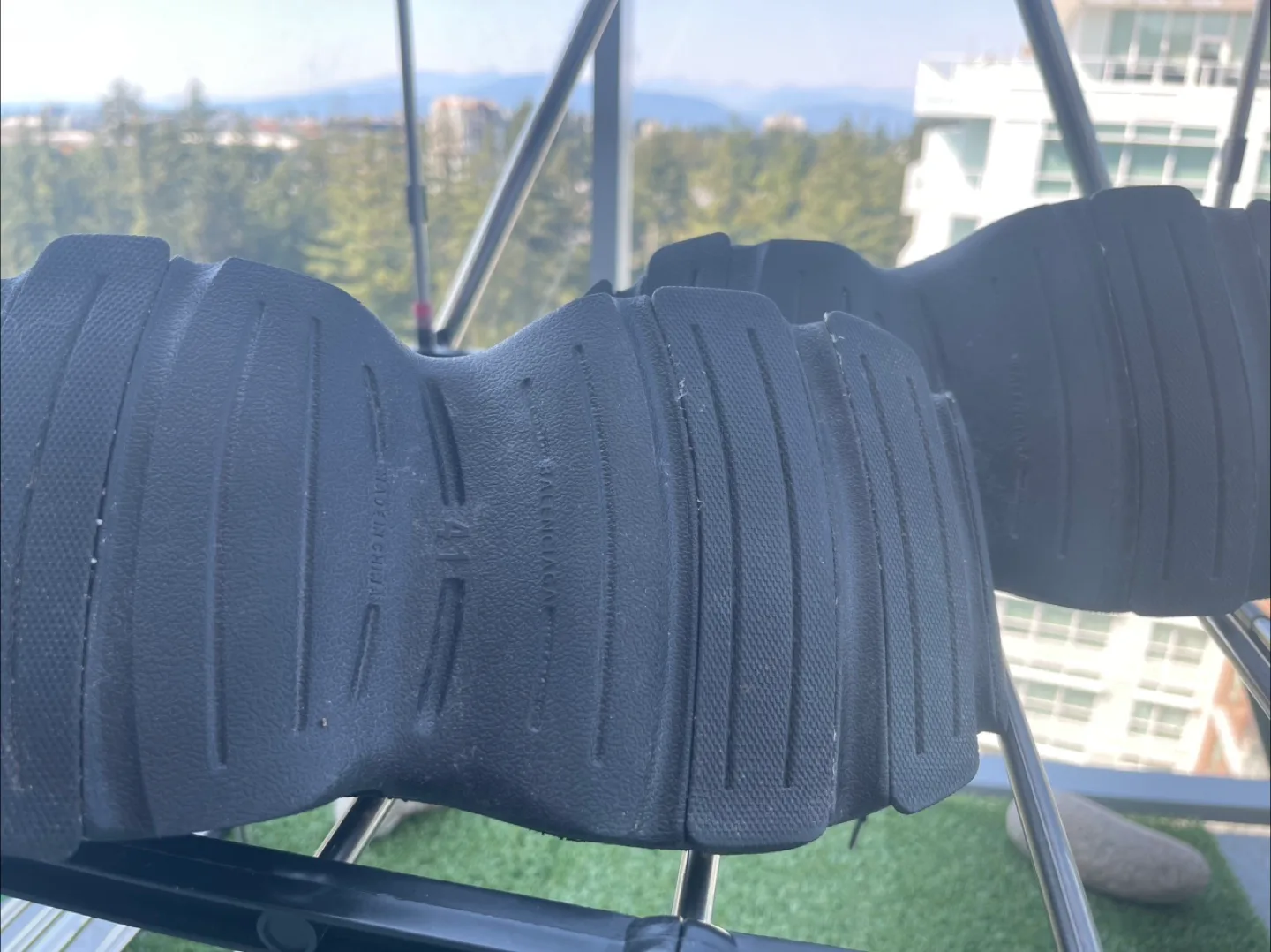 Balenciaga sneaker Size 41 image indicator(6)