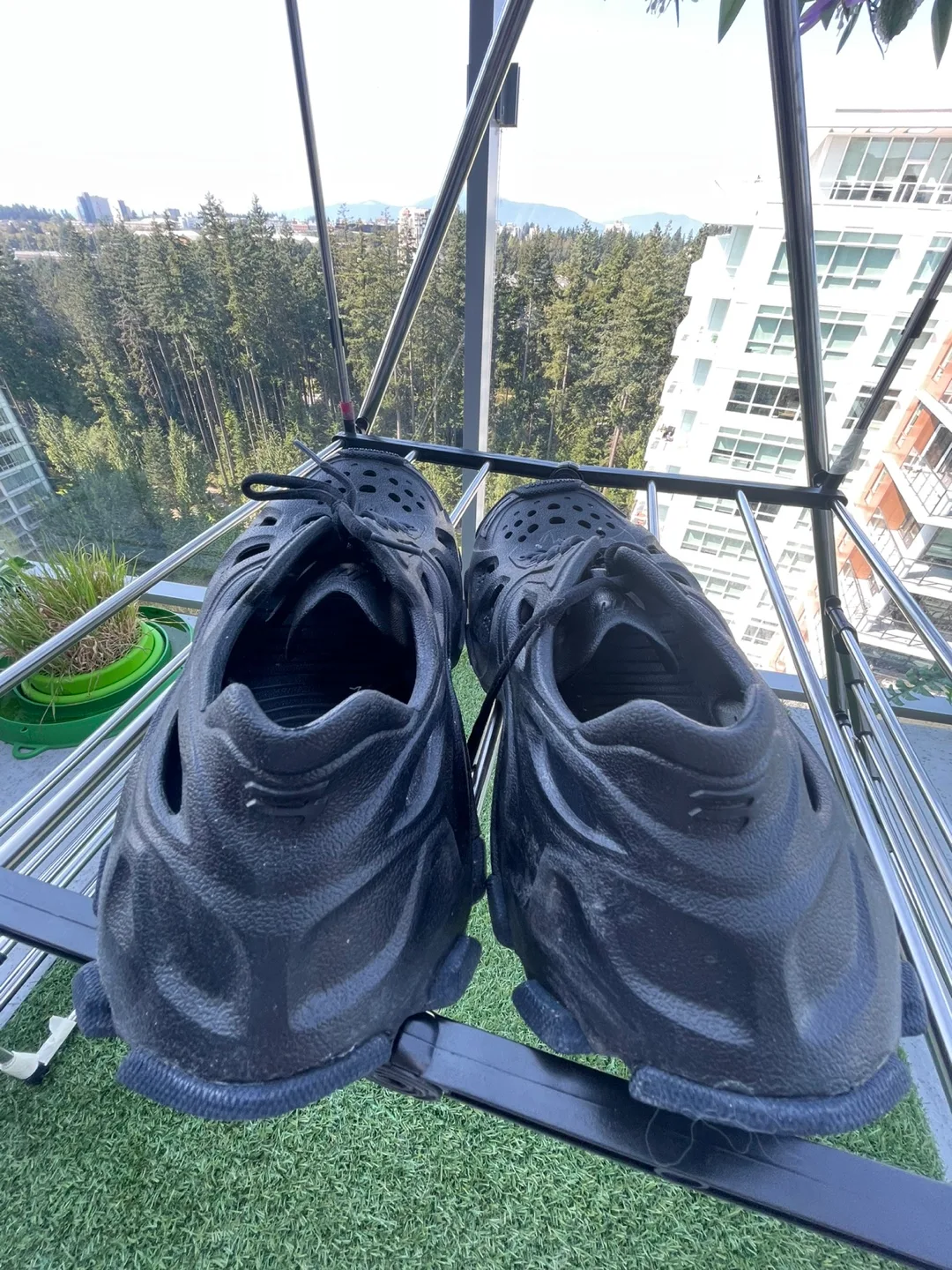 Balenciaga sneaker Size 41 image indicator(3)