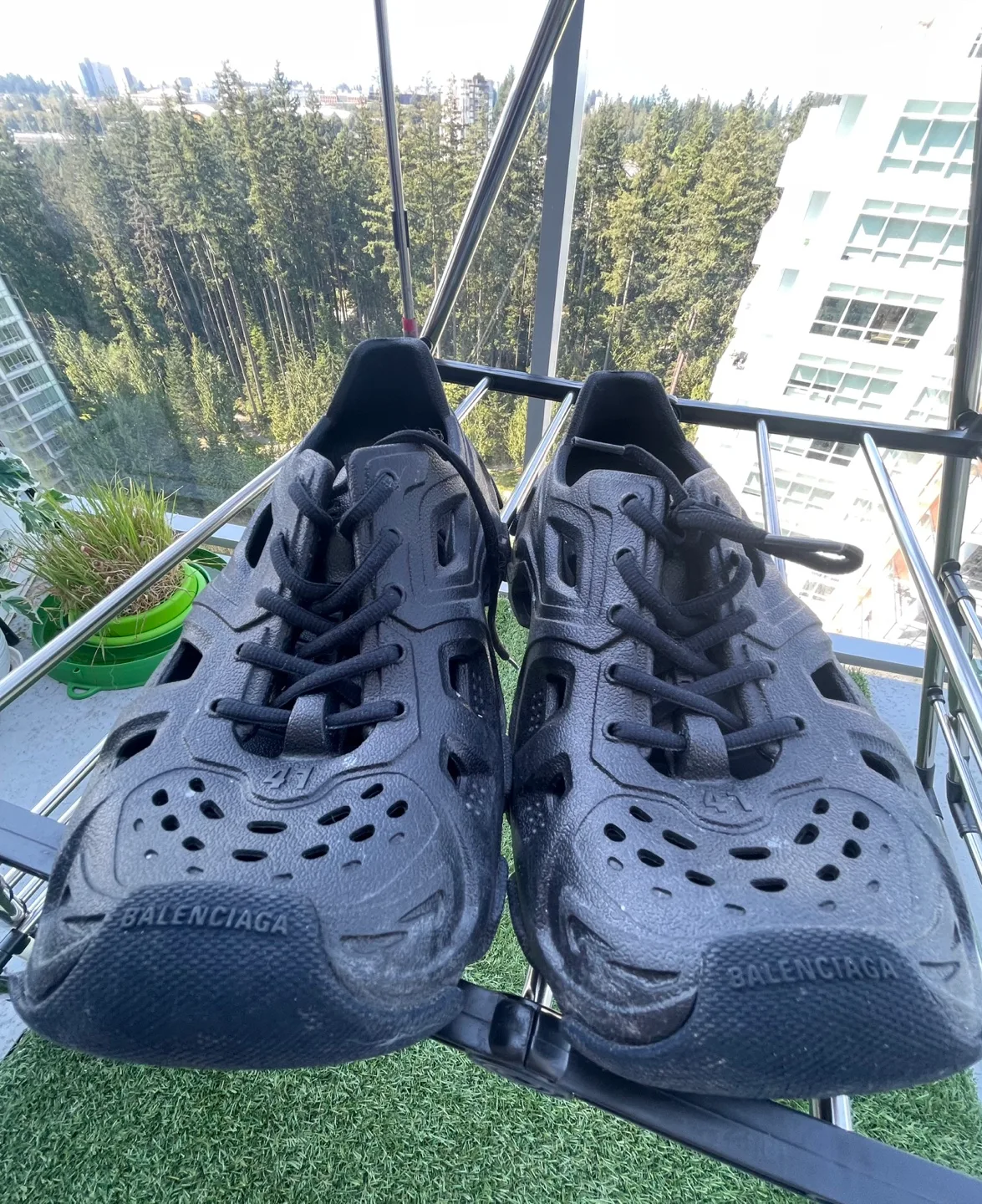 Balenciaga sneaker Size 41 image indicator(2)