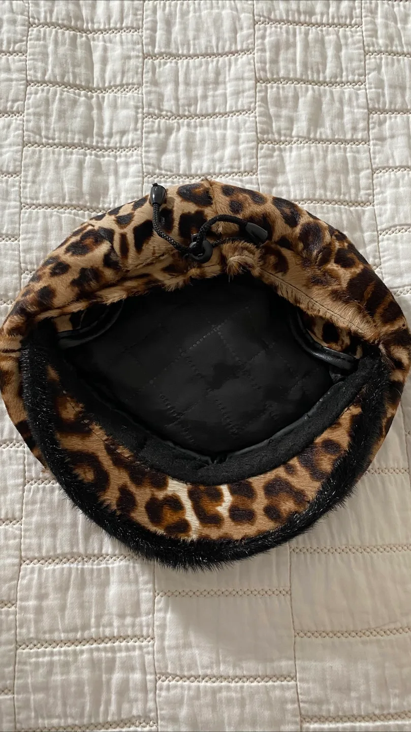 women's cap made of natural pony fur image indicator(4)