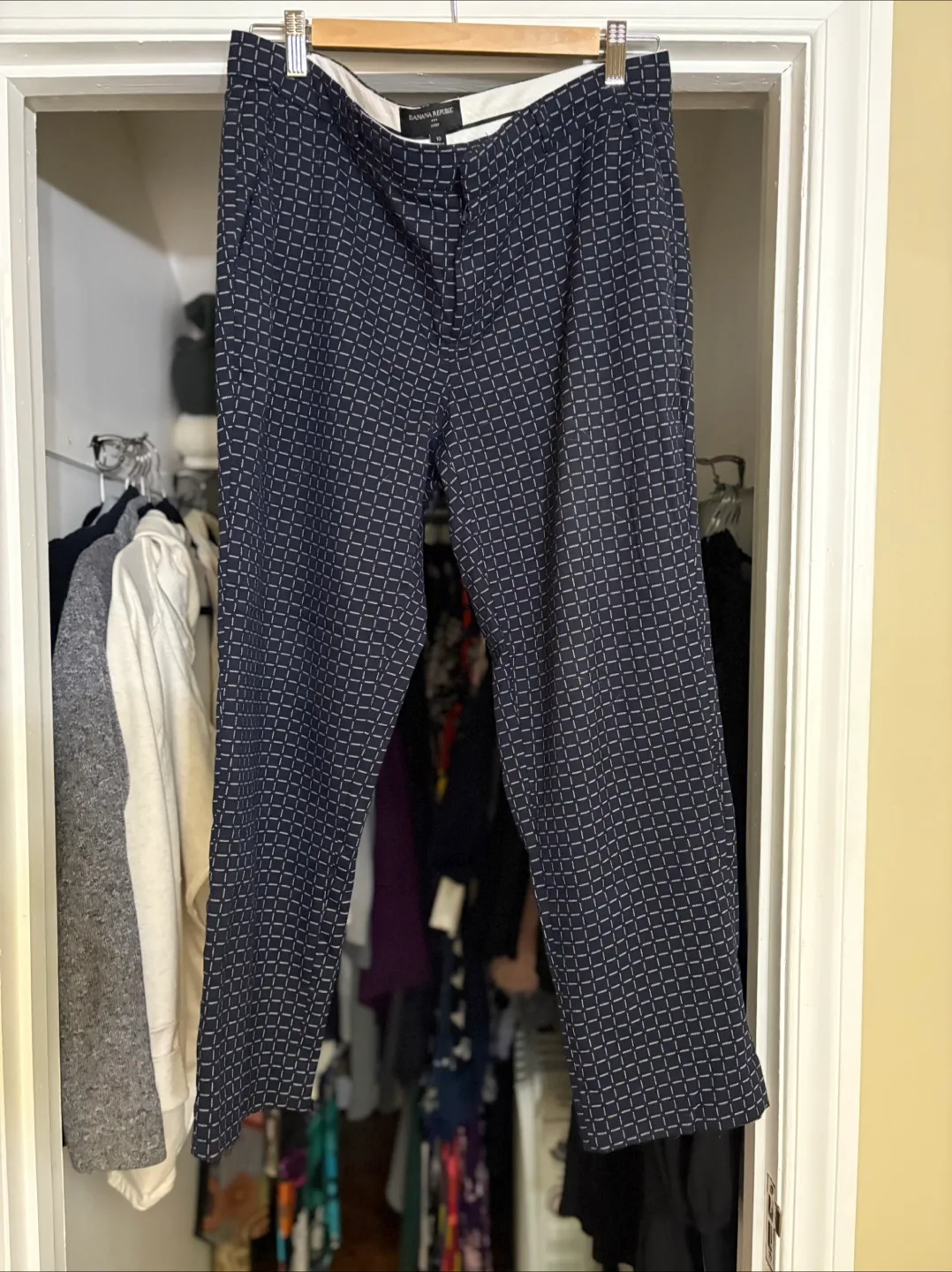Banana Republic Avery Pants - Size 10 thumbnail