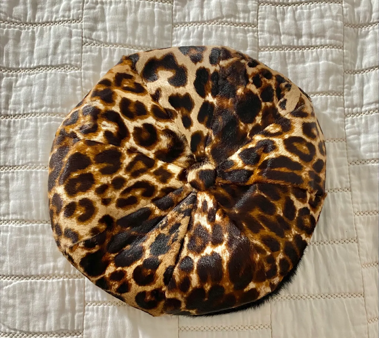 women's cap made of natural pony fur image indicator(5)