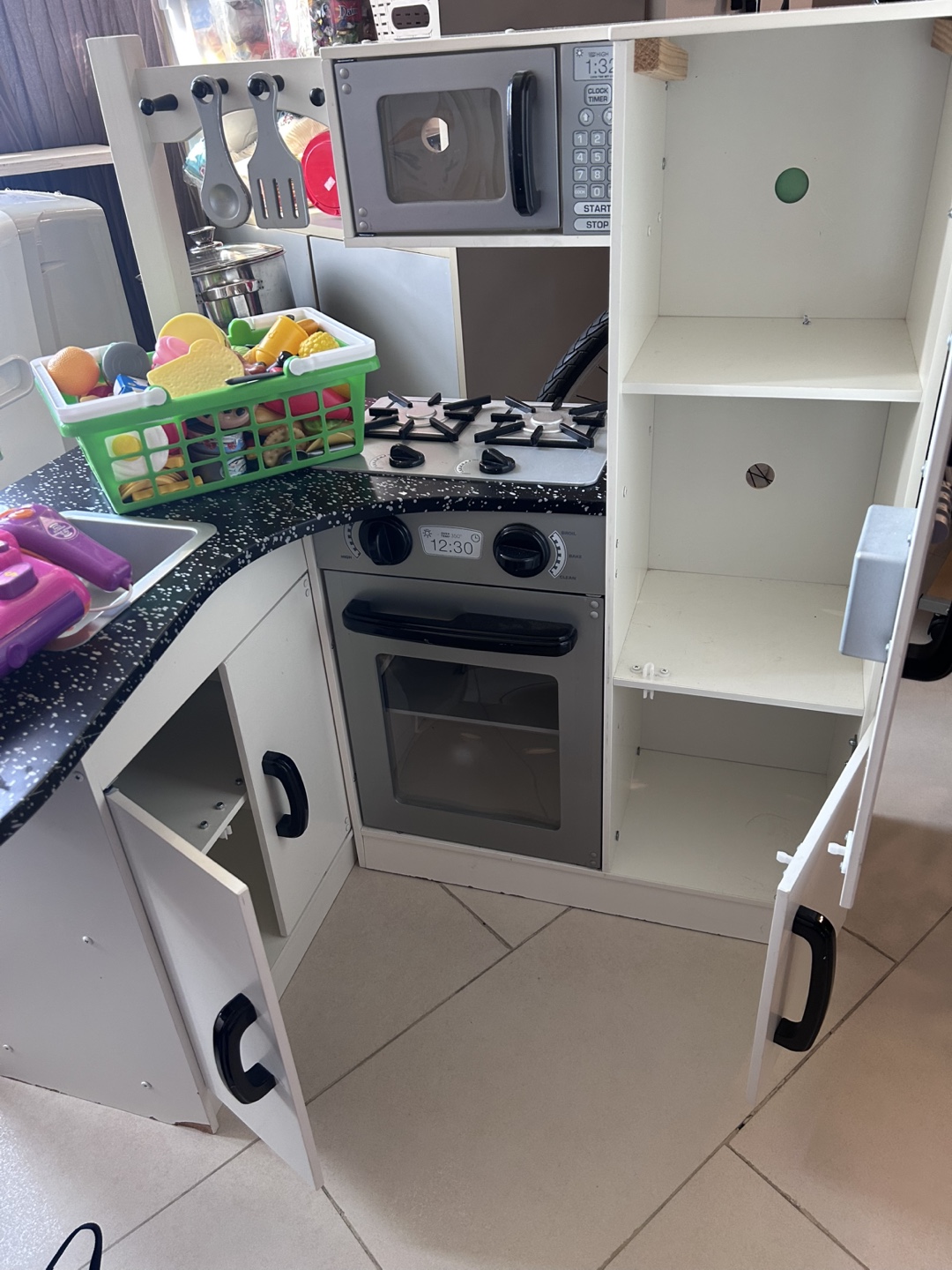 Kids kitchen and toys - photo 3