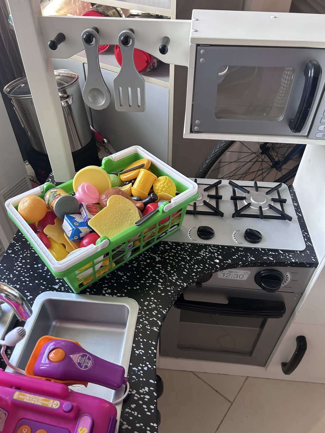 Kids kitchen and toys - photo 2