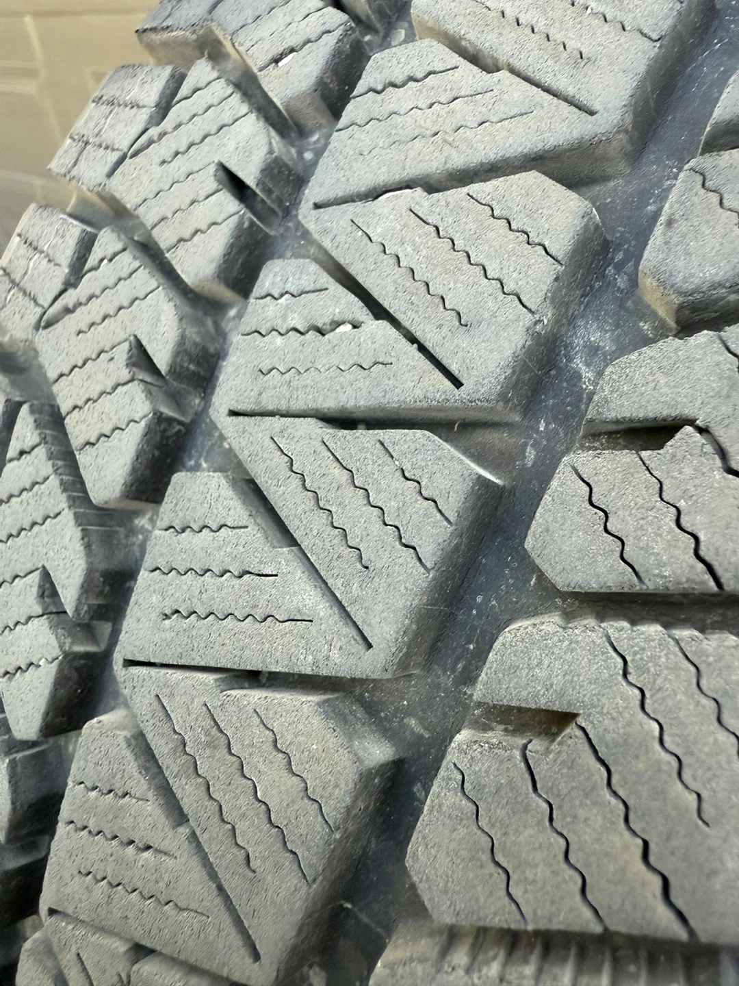 BRIDGESTONE BLIZZAK WINTER TIRES - photo 3