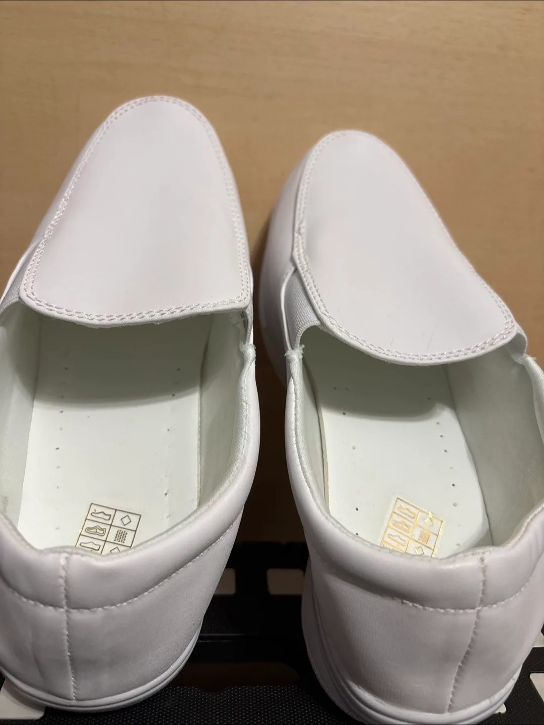 White Slip-On Nurse Shoes - Size 37 image indicator(4)