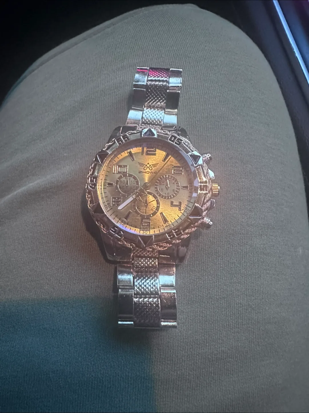 Gold-tone Chronograph Watch image indicator(4)